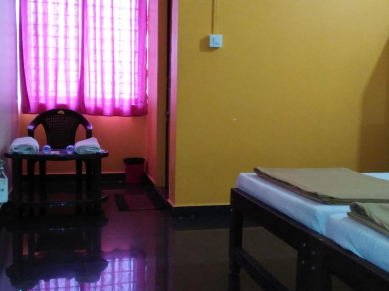 Shanthi Krishna Residency Gokarna  Extérieur photo